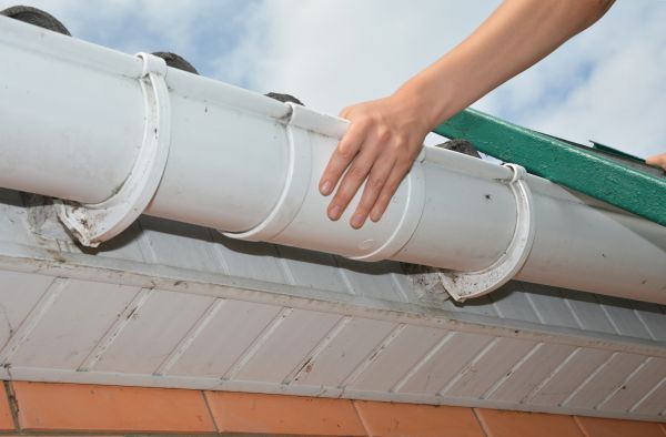 Gutter Reattachment in Powell